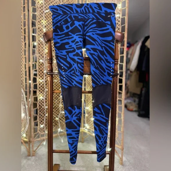 Nike Dri-FIT Blue and Black Leggings - Picture 2 of 3